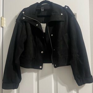 Forever 21 Black Bomber Jacket Cropped Relaxed Fit